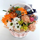 Basket of flowers Juliet